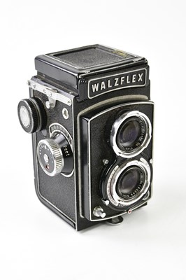 Lot 1415 - Three TLR cameras, to include two Walzflex...