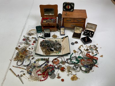 Lot 365 - A large amount of costume jewellery including...