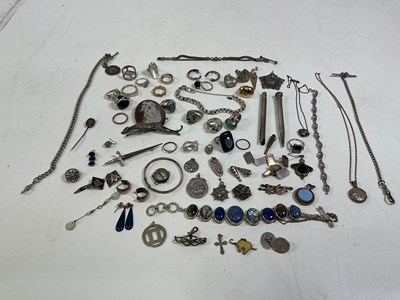 Lot 367 - A quantity of silver and white metal jewellery...