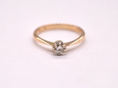 Lot 1122 - An early 20th cenury 18ct yellow gold diamond...