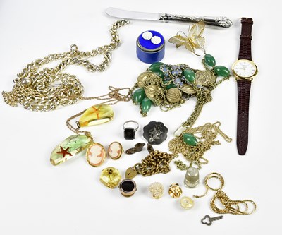Lot 533 - A group of costume jewellery including a...