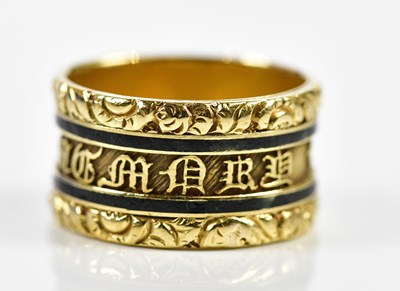 Lot 94 - An 18ct yellow gold black enamelled mourning...