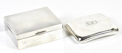 Lot 2405 - WILLIAM NEALE LTD; a George V hallmarked...