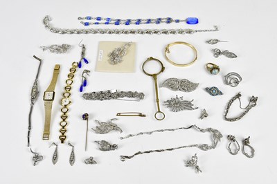 Lot 535 - A collection of assorted costume jewellery...