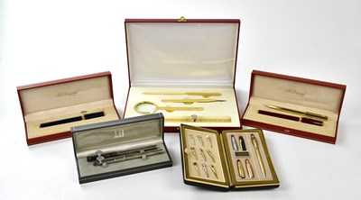 Lot 845 - CROSS; a vintage salesman's sample pen set,...