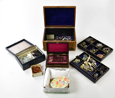 Lot 530 - A collection of costume jewellery including...