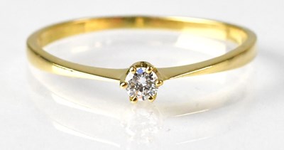 Lot 951 - An 18ct yellow gold diamond solitaire ring,...