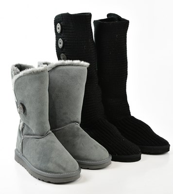 Lot 952 - UGG, AUSTRALIA; a pair of Bailey Button grey...