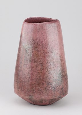Lot 602 - STEPHEN MURFITT (born 1953); a tapered raku...