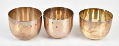 Lot 2451 - SIDNEY BEDDALL; an Elizabeth II hallmarked...