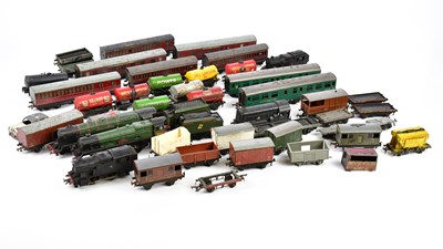 Lot 1480 - HORNBY DUBLO; a collection of rolling stock,...