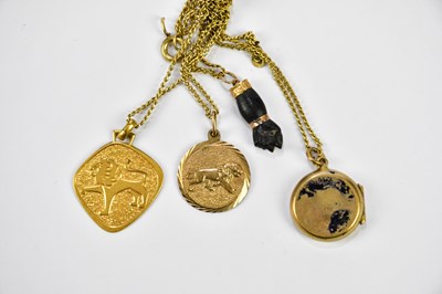 Lot 500 - A fine link chain suspending a 9ct gold...