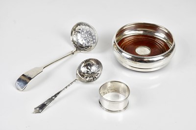 Lot 2520 - W I BROADWAY; an Elizabeth II hallmarked...