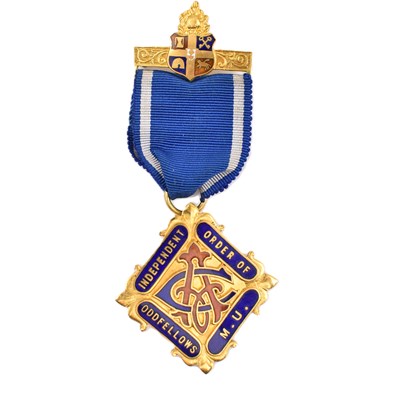 Lot 815 - A 9ct gold Oddfellows jewel inscribed...