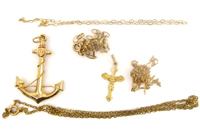 Lot 793 - A 9ct hollow anchor pendant, length 3.5cm,...