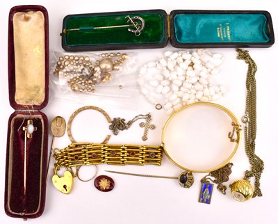 Lot 846 - A group of costume jewellery comprising four...