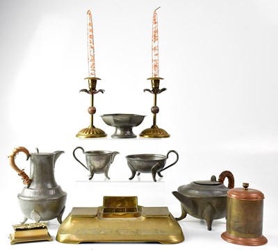 Lot 413 - A quantity of metalware including a Roundhead...