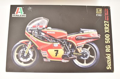 Lot 559 - ITALERI; a 1:9 scale model of a Suzuki RG 500...