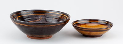 Lot 93 - CLIVE BOWEN (born 1943); a slipware bowl with...
