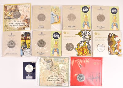 Lot 658 - THE ROYAL MINT; ten UK £5 uncirculated coin...