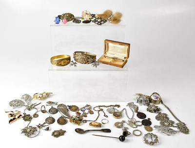 Lot 838 - A quantity of costume jewellery, to include...