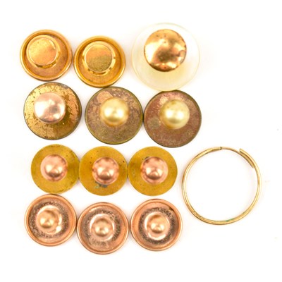 Lot 814 - Various collar studs to include a pair of 9ct...