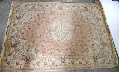 Lot 1429 - A good quality Chinese carpet, wool and part...