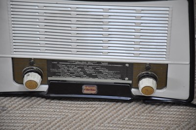 Lot 1273 - A group of four vintage bakelite radios...