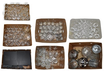 Lot 534 - A large collection of contemporary Country...