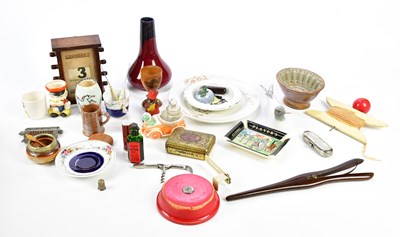 Lot 1325 - A quantity of collectors' items, including an...
