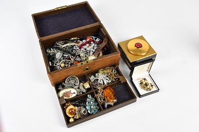 Lot 560 - A collection of costume jewellery, including...