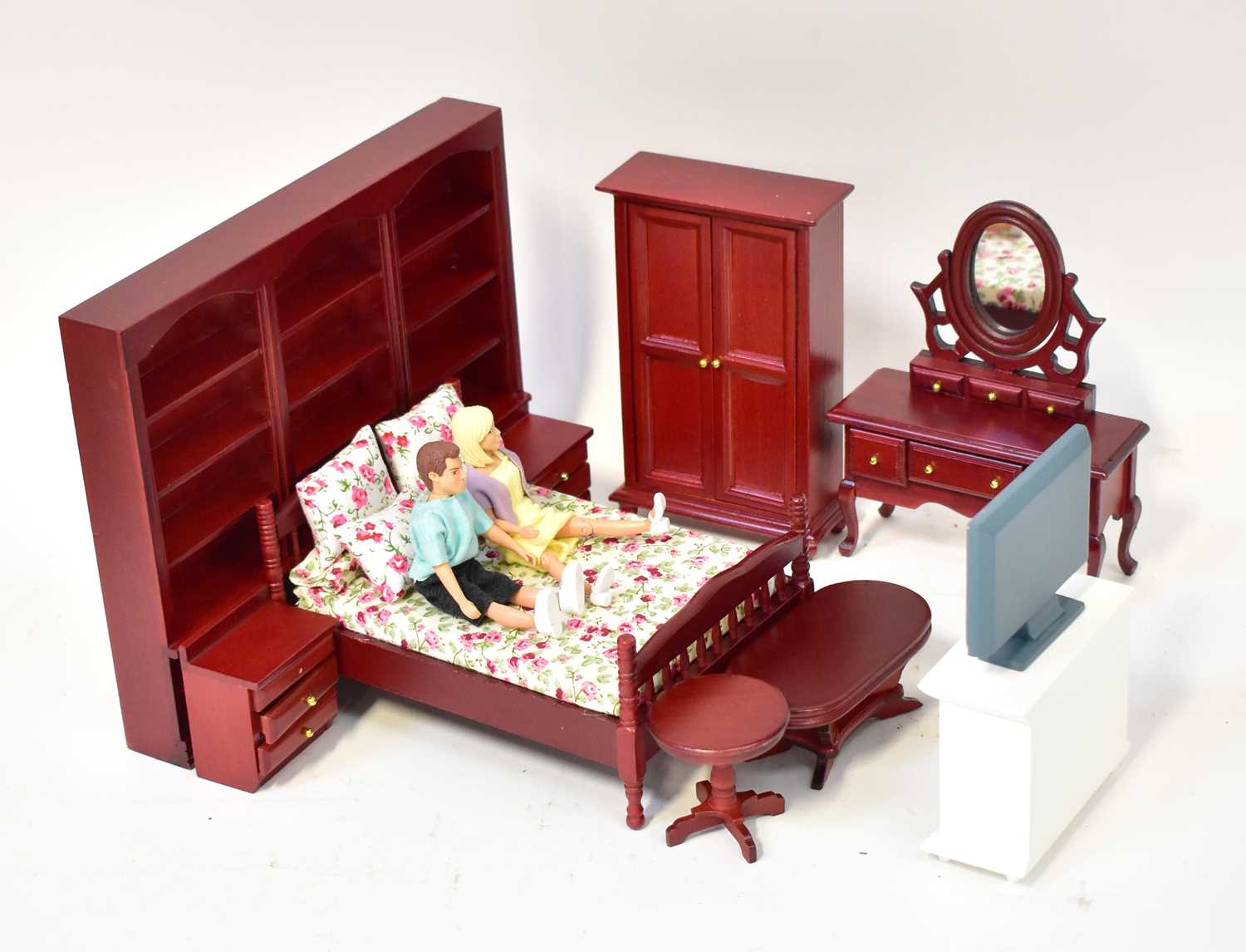 Lot 555 - A good quantity of various doll's house...