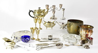 Lot 565 - A good quantity of plated items including...