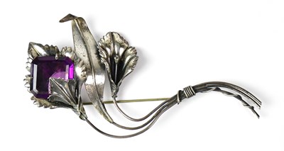 Lot 760 - A sterling silver large Art Nouveau brooch in...