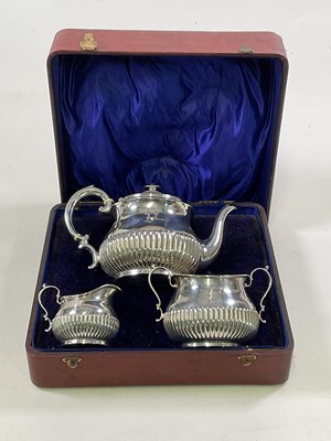Lot 1093 - MARTIN, HALL & CO; a cased George V hallmarked...