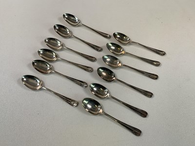 Lot 1034 - A set of twelve George V hallmarked silver rat...