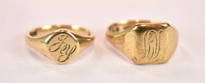 Lot 1151 - Two 9ct yellow gold signet rings, both with...