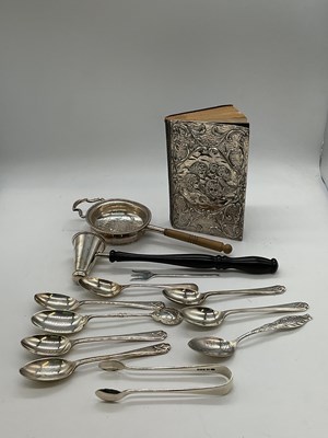 Lot 1060 - A group of small hallmarked silver items...
