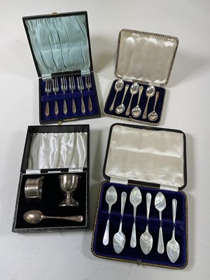 Lot 1065 - A cased set of six hallmarked silver pastry...