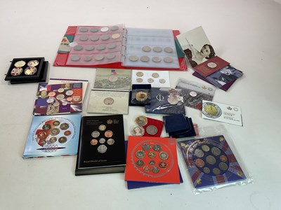 Lot 1325 - A quantity of coins, including several...