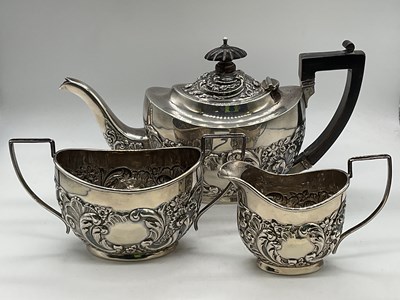 Lot 1067 - An Edwardian hallmarked silver and foliate...