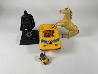Lot 405 - SINDY; a beach buggy and horse, a Star Wars...