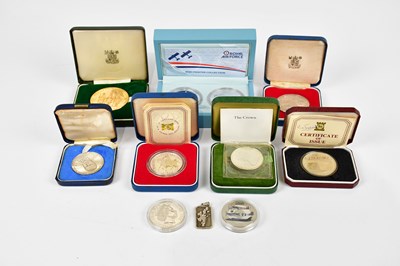 Lot 2586 - A collection of contemporary coins including...