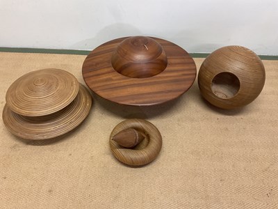 Lot 84 - A small collection of wood turned sculptures,...