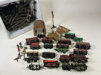 Lot 372 - HORNBY; 0 gauge items including three...