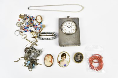 Lot 508 - A mixed lot of costume jewellery, including...
