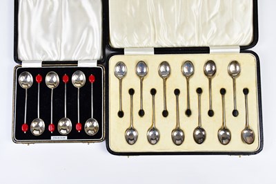 Lot 2331 - LEVI & SALAMAN; a cased set of twelve George V...