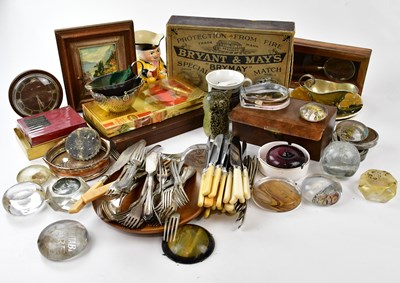 Lot 1279 - A quantity of collectors' items including...