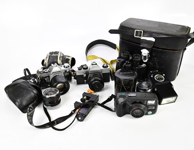 Lot 1483 - A collection of cameras including a Pentax...