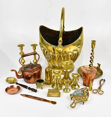 Lot 1426 - A collection of Victorian and later metalware...